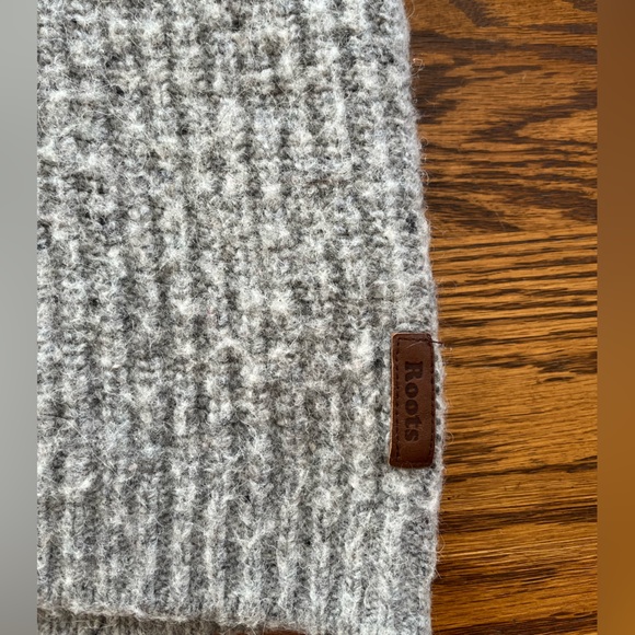 Roots wool sweater. Womens large - Picture 7 of 7